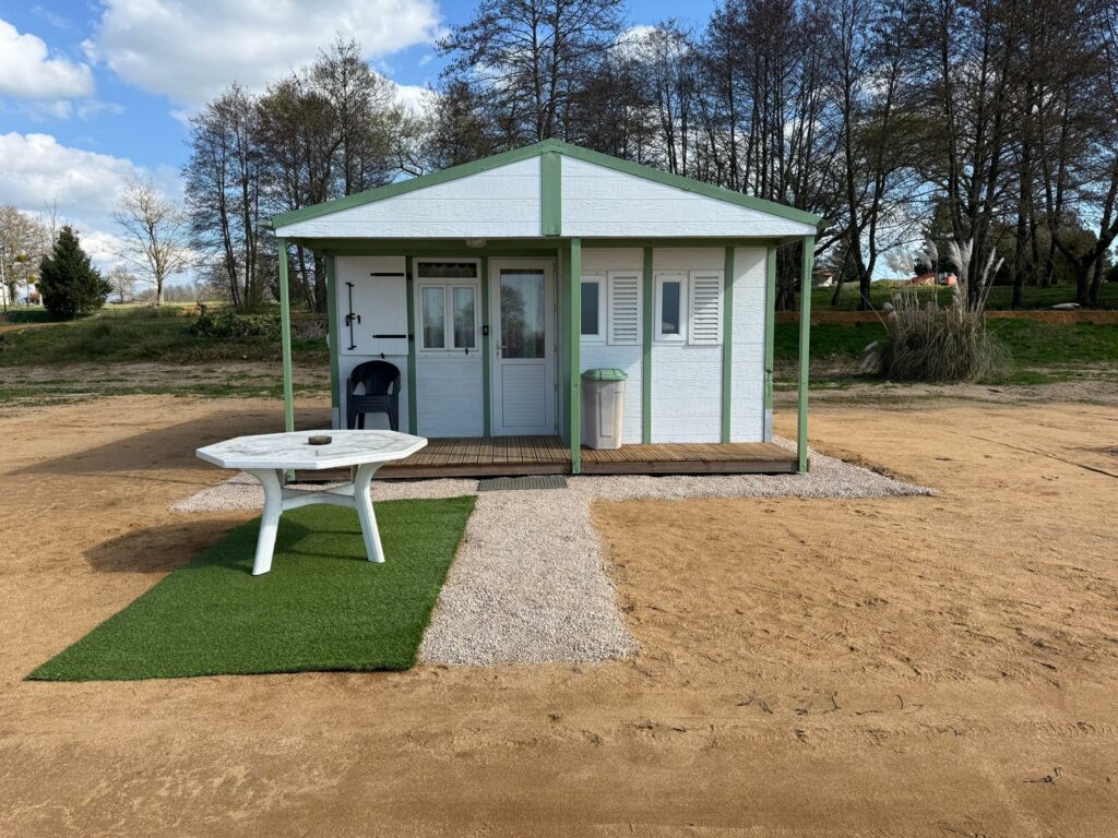 Poste 2 Les Arbres Morts Les Etangs du Brionnais Pêche à la Carpe Specimen no kill Saône-et-Loire 71 chalets (2)