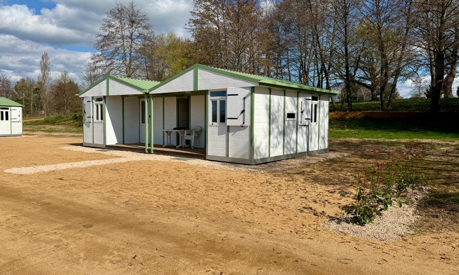 Chalet Poste 3 Les Presque'îles Les Etangs du Brionnais Pêche à la Carpe Specimen no kill Saône-et-Loire 71 chalet (4)
