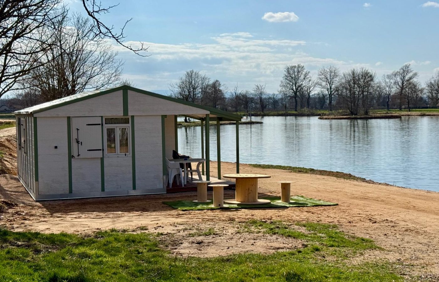 Poste 4 Le Passage Les Etangs du Brionnais Pêche à la Carpe Specimen no kill Saône-et-Loire 71 chalet (6)