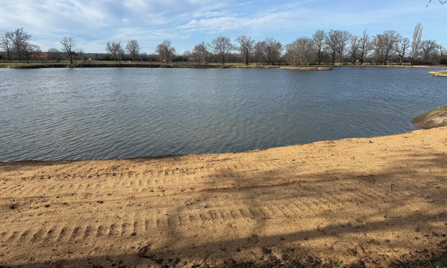 Poste 5 Entre plateau et île Les Etangs du Brionnais Pêche à la Carpe Specimen no kill Saône-et-Loire 71 (9)